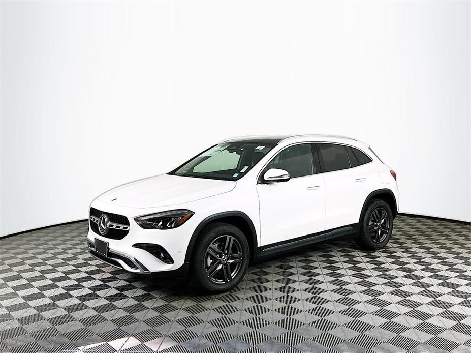 new 2025 Mercedes-Benz GLA 250 car, priced at $51,875