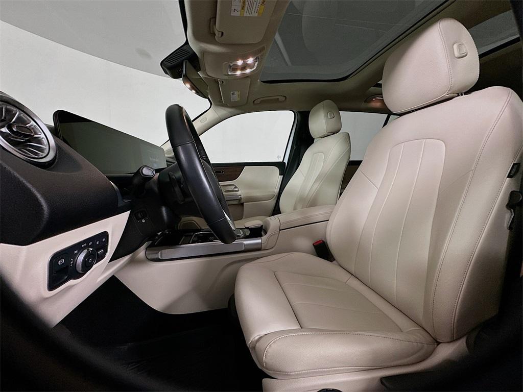 used 2022 Mercedes-Benz GLB 250 car, priced at $32,000