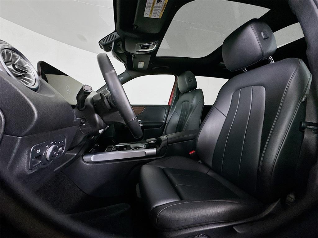used 2022 Mercedes-Benz GLB 250 car, priced at $32,000