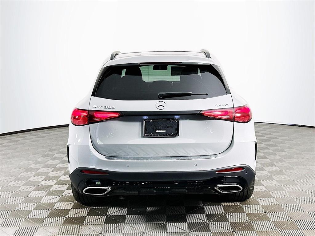 new 2025 Mercedes-Benz GLC 300 car, priced at $63,265