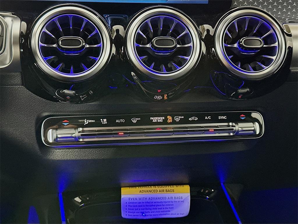 new 2025 Mercedes-Benz GLB 250 car, priced at $51,095