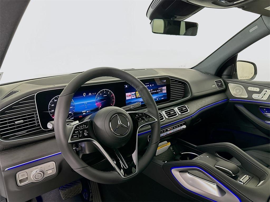 new 2025 Mercedes-Benz GLS 450 car, priced at $93,230