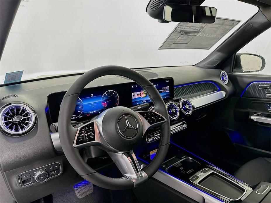 new 2025 Mercedes-Benz GLB 250 car, priced at $51,095