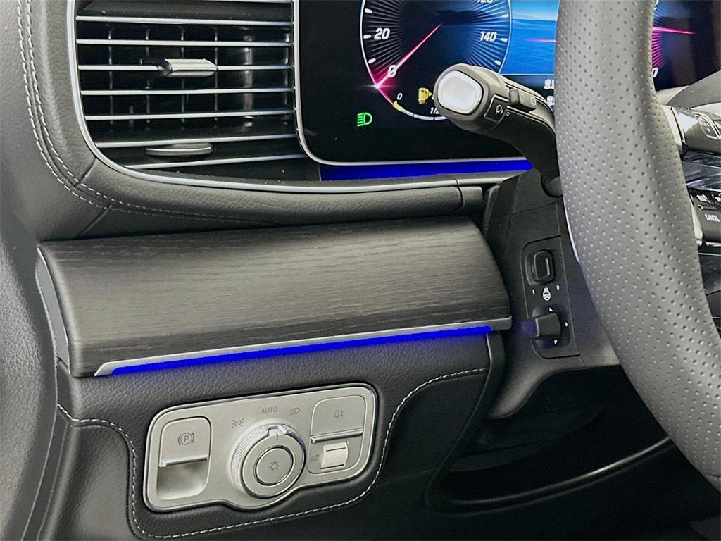 new 2025 Mercedes-Benz GLS 450 car, priced at $100,915