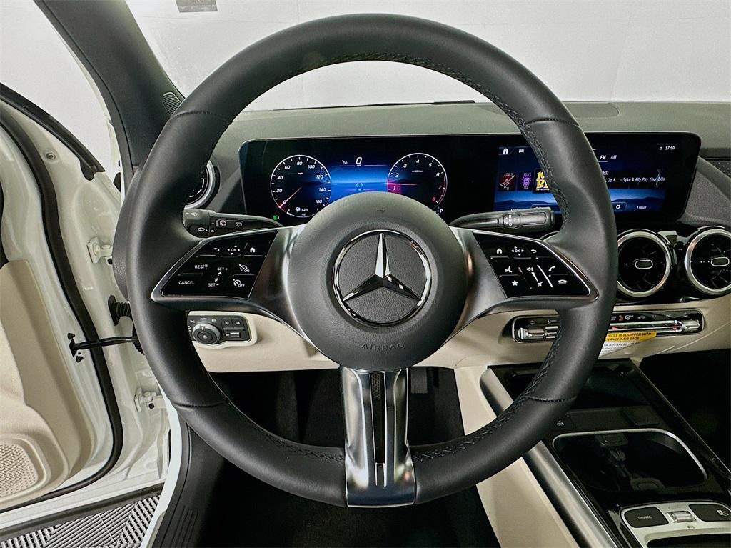 new 2025 Mercedes-Benz GLA 250 car, priced at $44,250