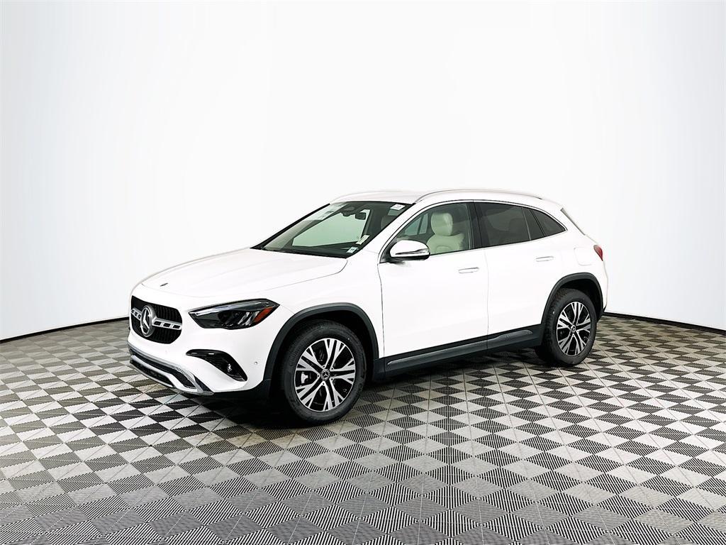 new 2025 Mercedes-Benz GLA 250 car, priced at $47,295