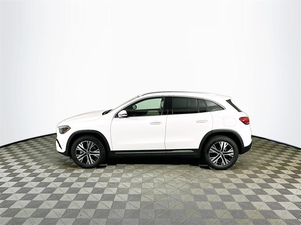 new 2025 Mercedes-Benz GLA 250 car, priced at $47,295