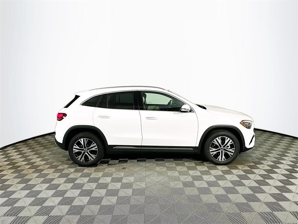 new 2025 Mercedes-Benz GLA 250 car, priced at $47,295