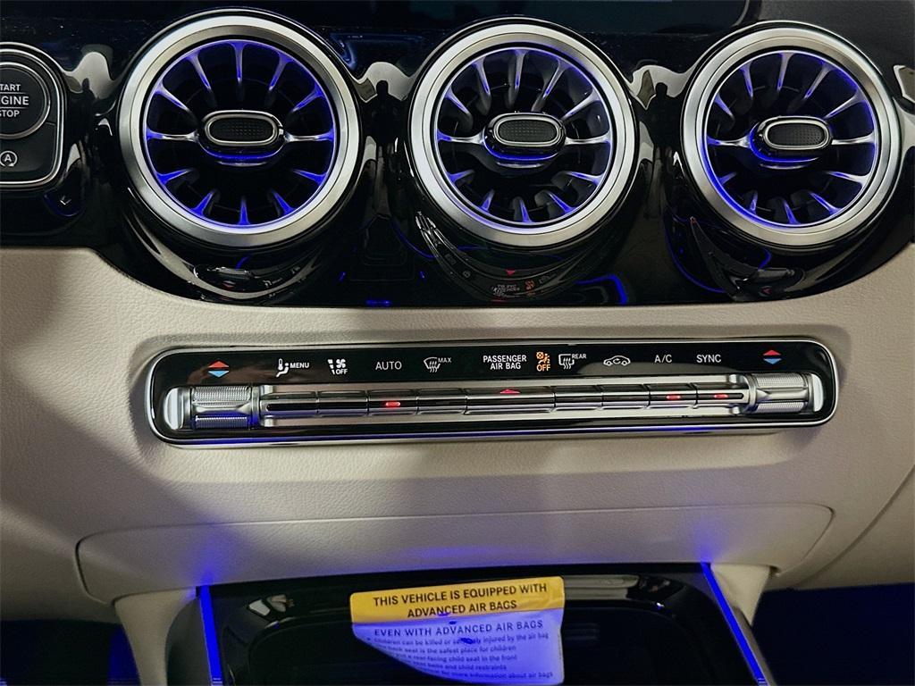 new 2025 Mercedes-Benz GLA 250 car, priced at $47,295