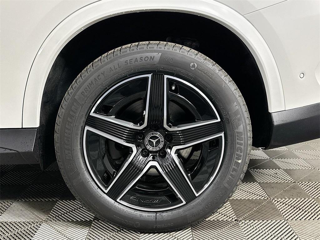 new 2025 Mercedes-Benz GLC 300 car, priced at $64,485
