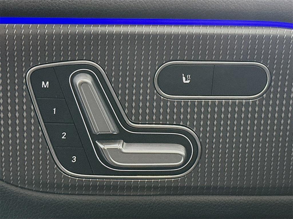 used 2022 Mercedes-Benz GLB 250 car, priced at $31,000