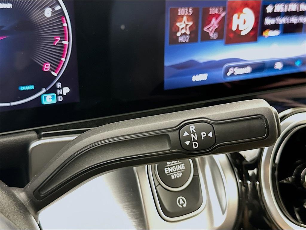 new 2025 Mercedes-Benz GLB 250 car, priced at $46,550
