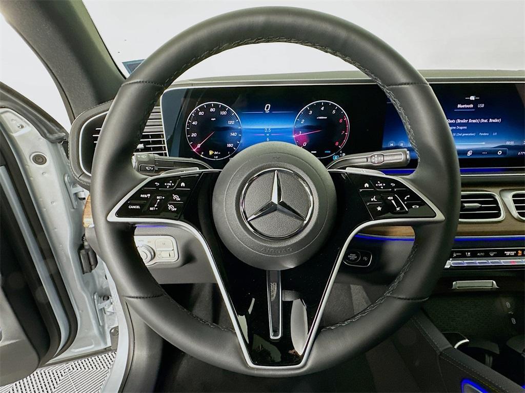 new 2025 Mercedes-Benz GLE 450 car, priced at $80,060