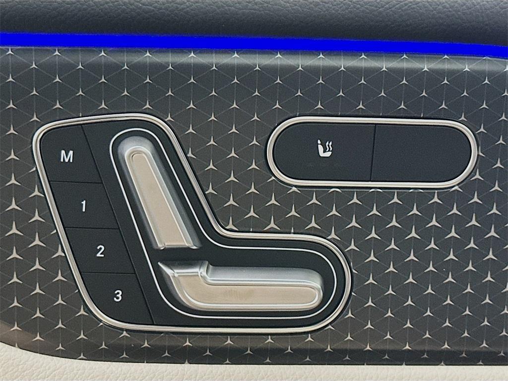 new 2025 Mercedes-Benz GLB 250 car, priced at $49,595