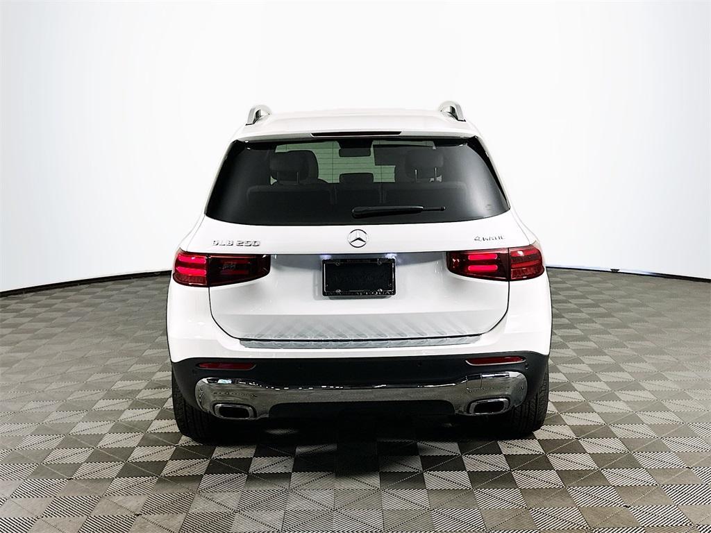 new 2025 Mercedes-Benz GLB 250 car, priced at $49,595