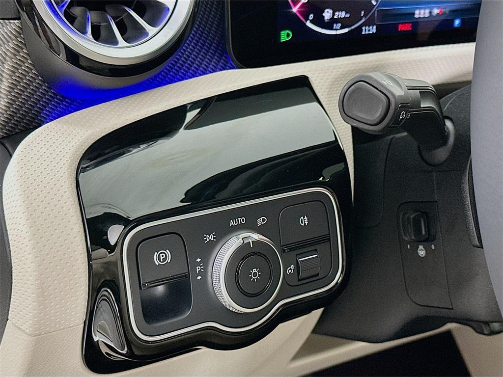 new 2025 Mercedes-Benz CLA 250 car, priced at $47,550