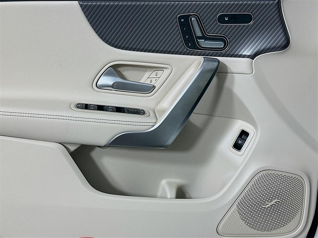 new 2025 Mercedes-Benz CLA 250 car, priced at $47,550