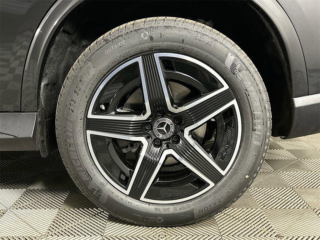 new 2025 Mercedes-Benz GLC 300 car, priced at $60,955