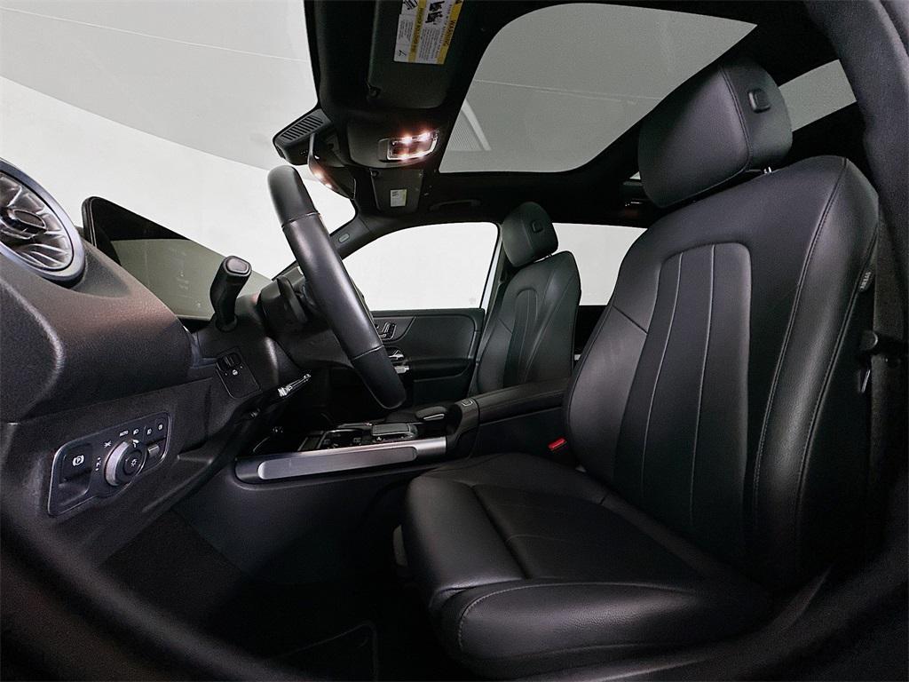 used 2022 Mercedes-Benz GLB 250 car, priced at $33,000