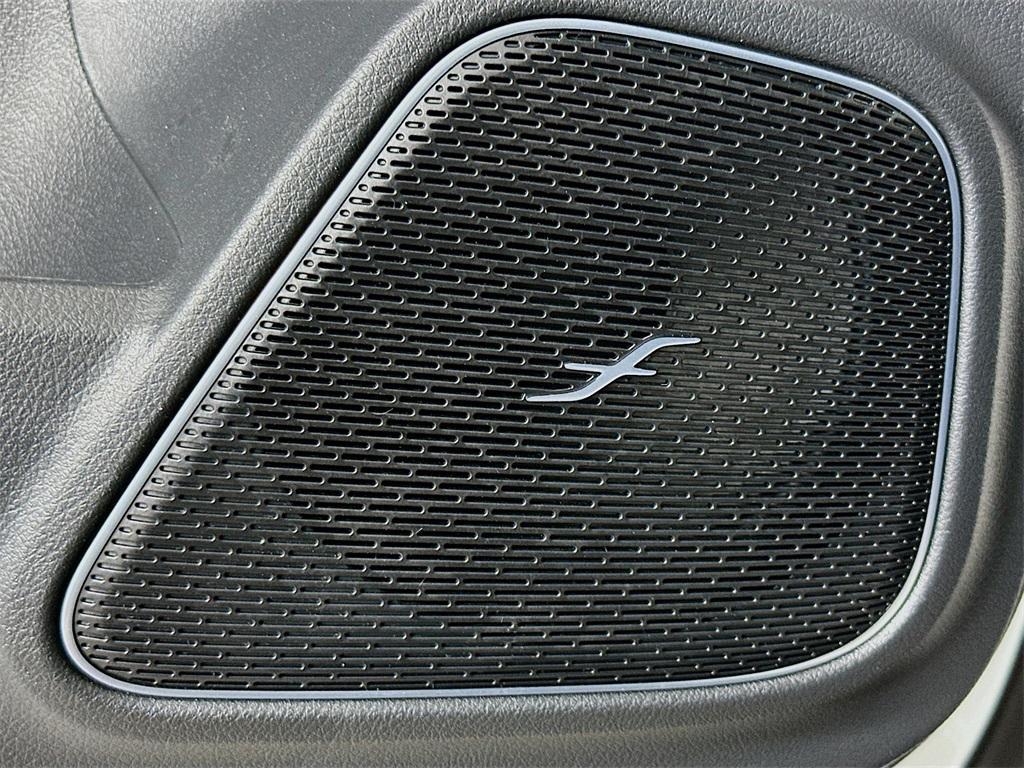 new 2025 Mercedes-Benz GLB 250 car, priced at $53,675