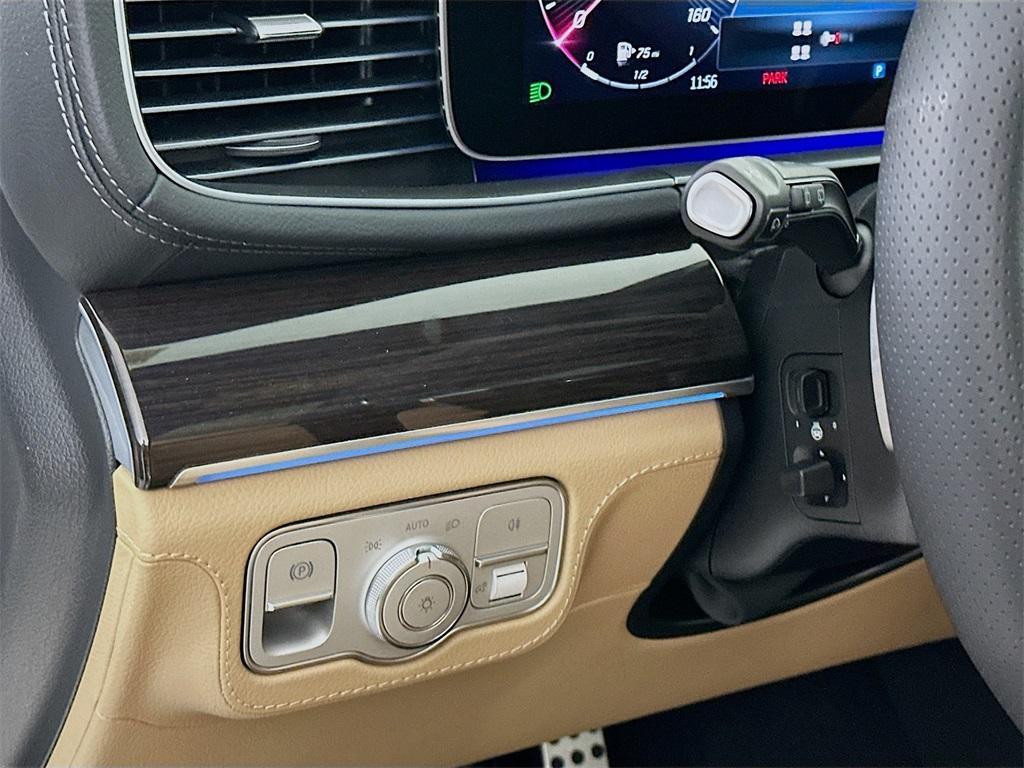 new 2026 Mercedes-Benz GLS 580 car, priced at $124,285