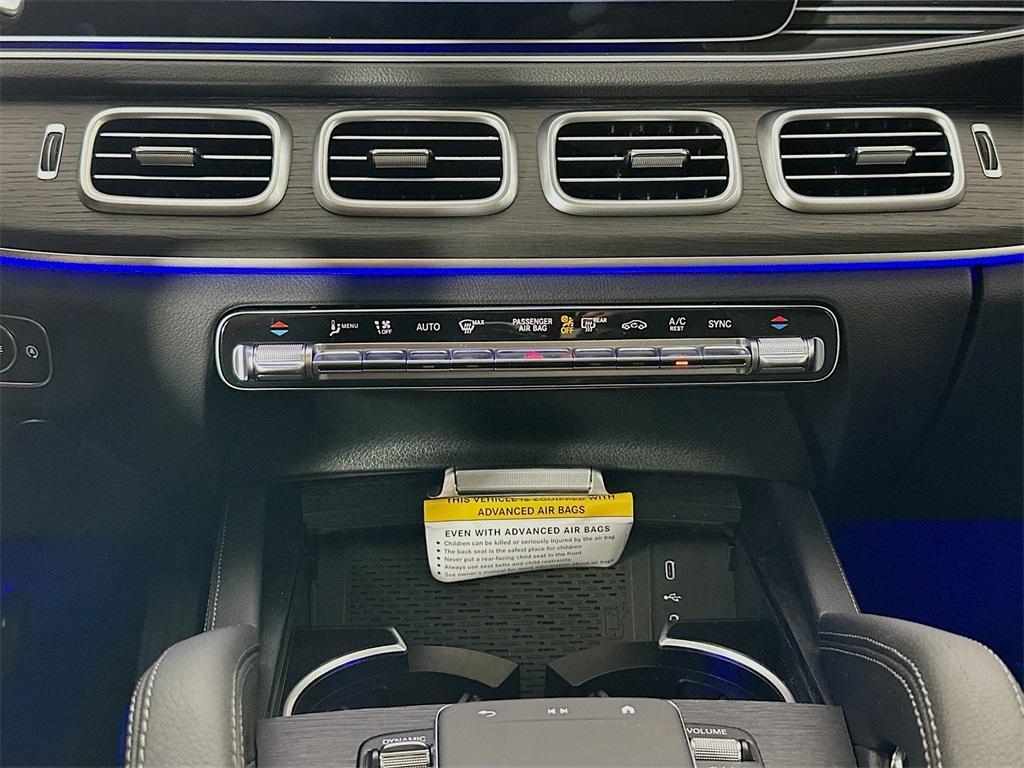new 2025 Mercedes-Benz GLE 450 car, priced at $83,385