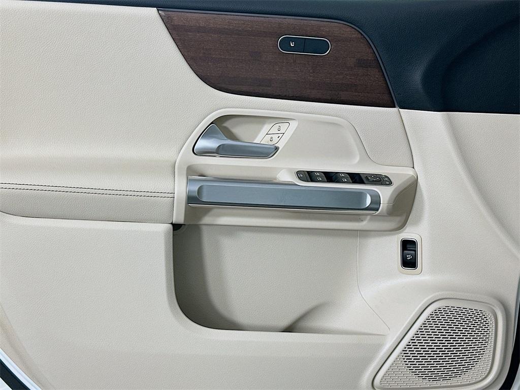used 2022 Mercedes-Benz GLB 250 car, priced at $29,000