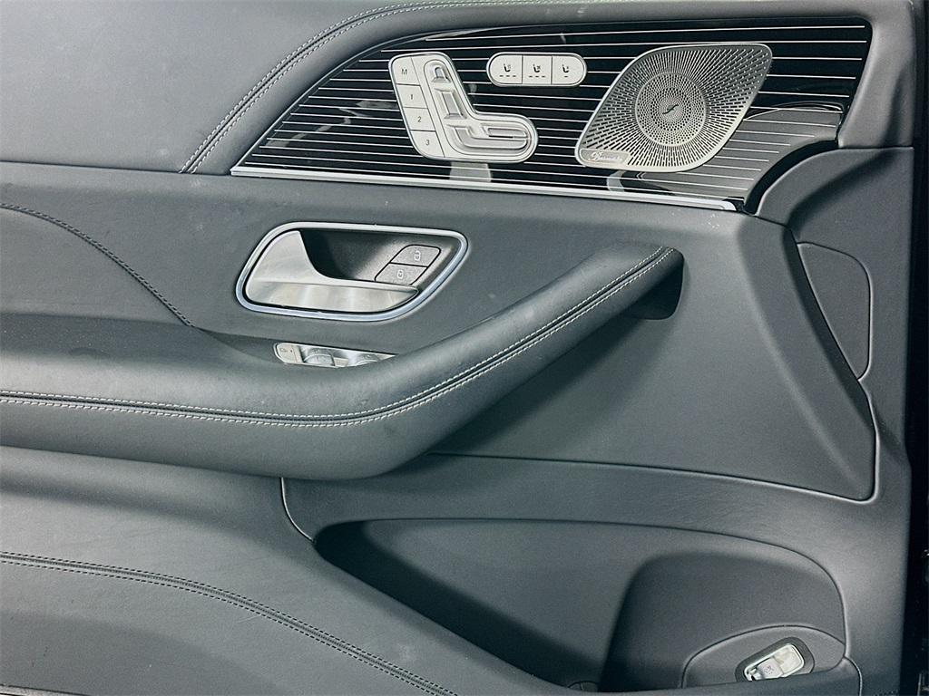 used 2024 Mercedes-Benz Maybach GLS 600 car, priced at $148,000