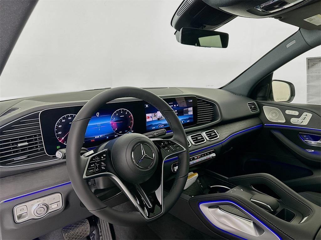 new 2025 Mercedes-Benz GLE 450 car, priced at $82,135