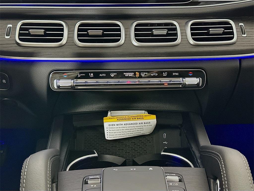 new 2025 Mercedes-Benz GLE 450 car, priced at $82,135