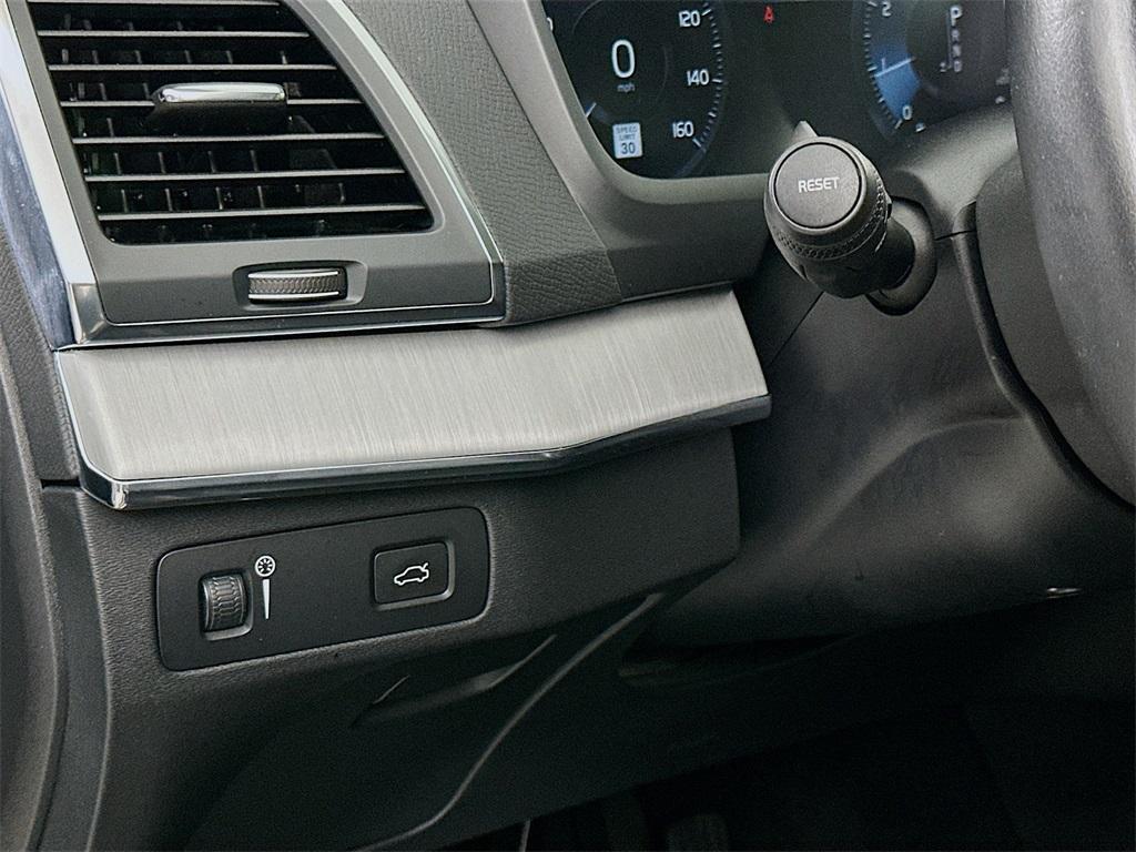 used 2021 Volvo XC90 car, priced at $33,000