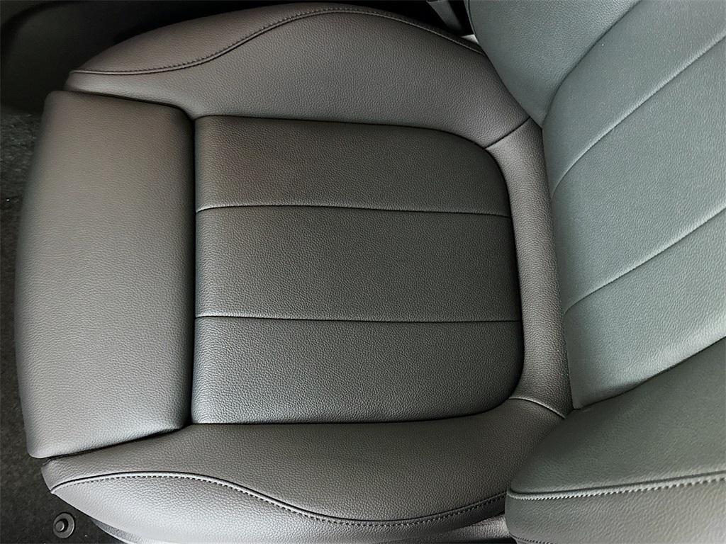 new 2025 Mercedes-Benz GLA 250 car, priced at $48,495