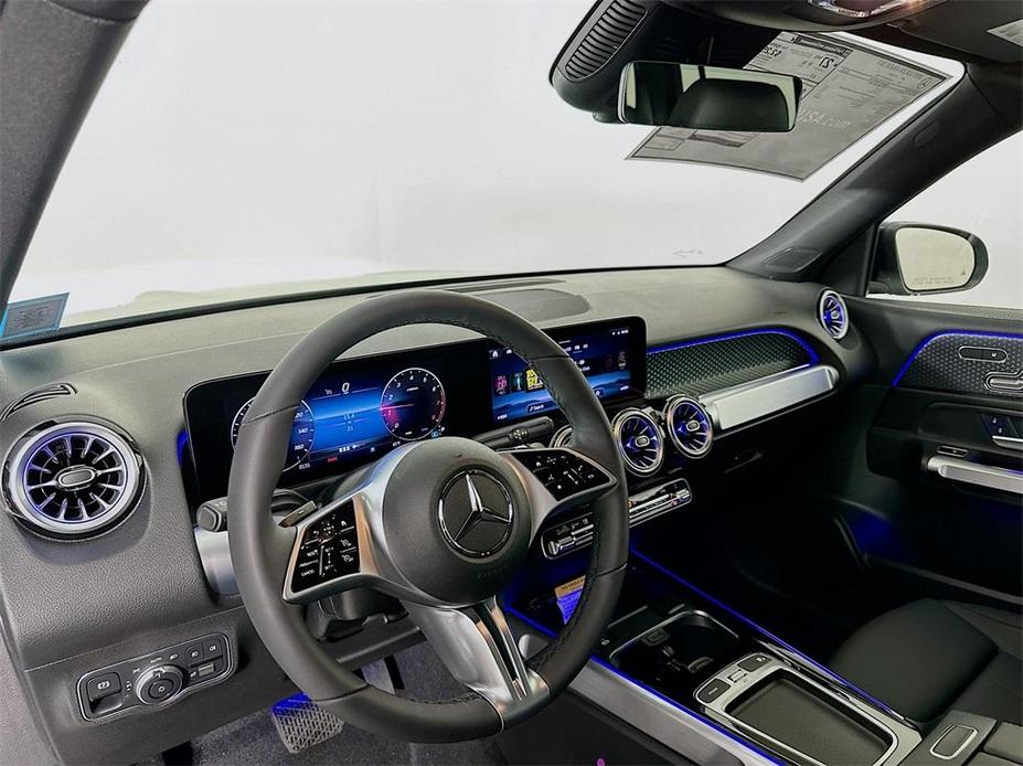 new 2025 Mercedes-Benz GLB 250 car, priced at $49,595