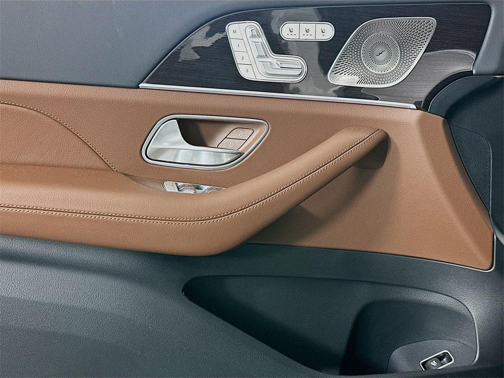 new 2025 Mercedes-Benz GLE 350 car, priced at $74,220