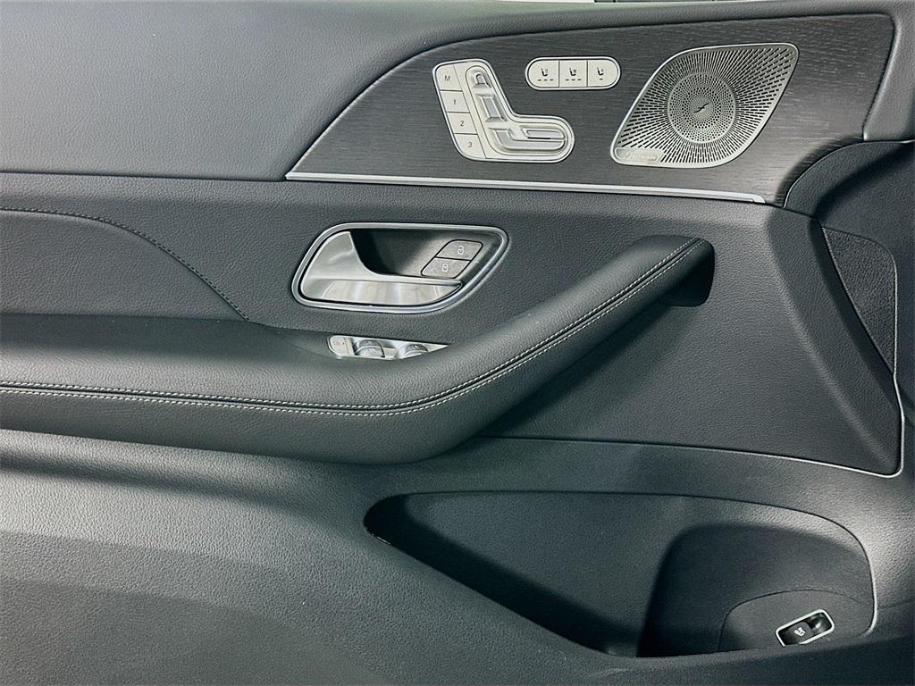 new 2026 Mercedes-Benz GLS 450 car, priced at $99,395