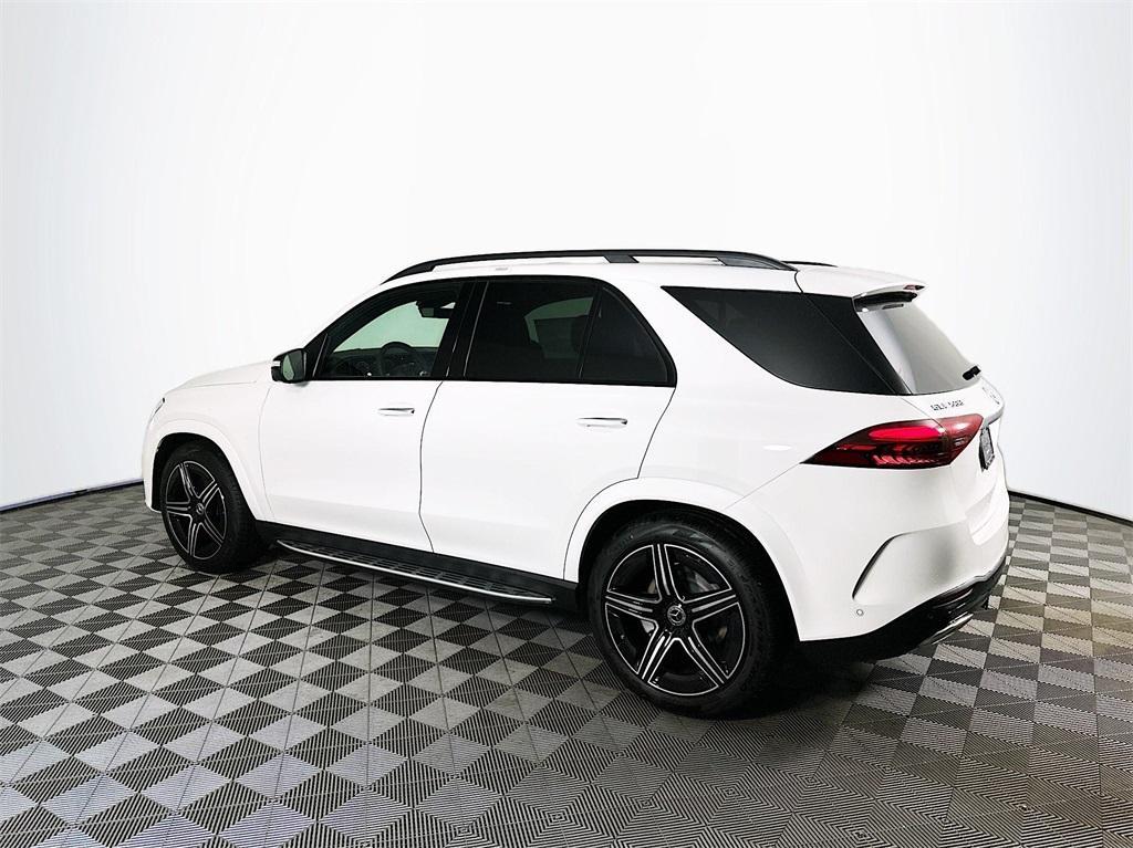 new 2025 Mercedes-Benz GLE 580 car, priced at $99,565