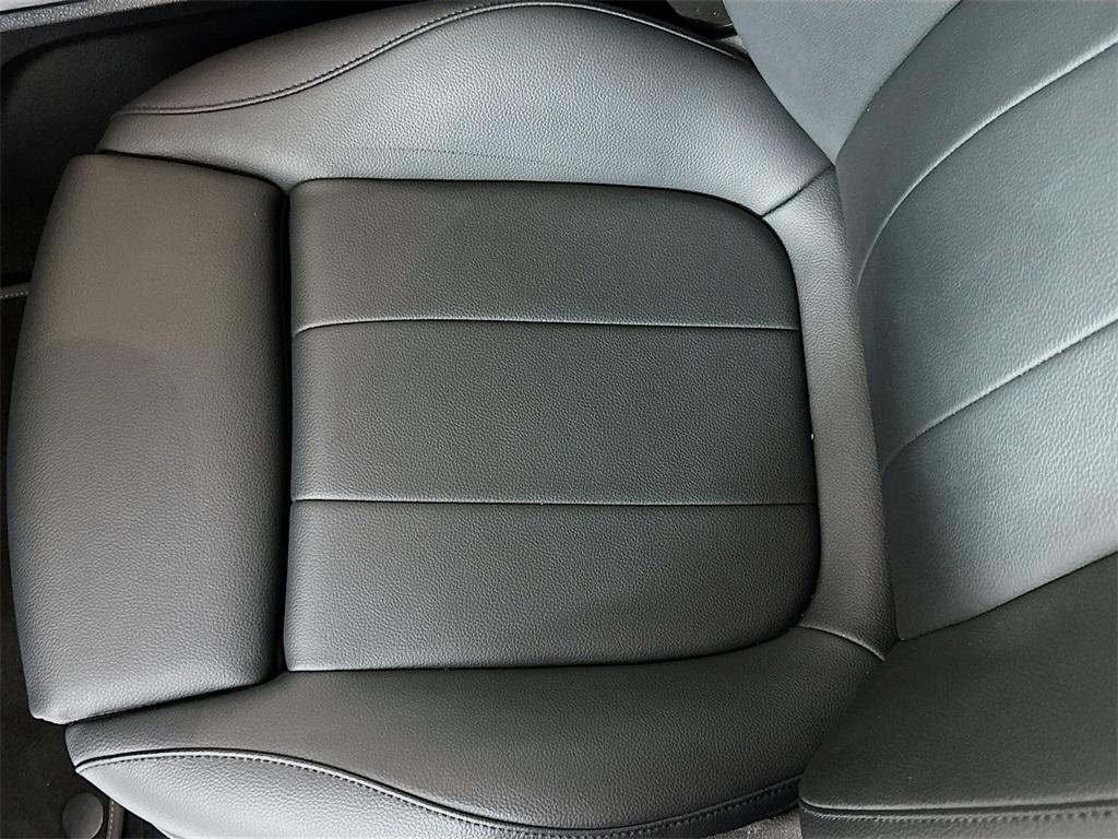 used 2021 Mercedes-Benz GLB 250 car, priced at $29,000