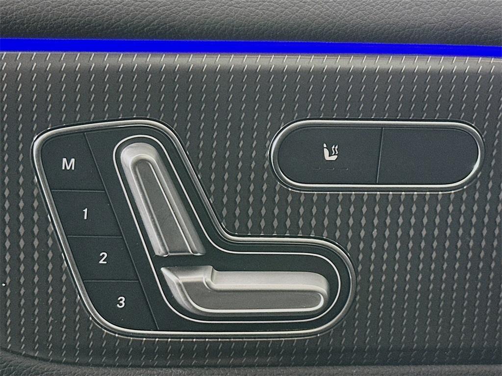 used 2021 Mercedes-Benz GLB 250 car, priced at $29,000