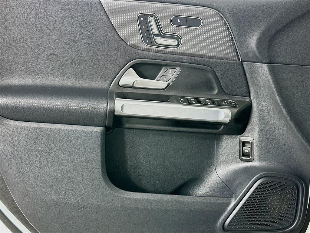 used 2022 Mercedes-Benz GLB 250 car, priced at $32,000