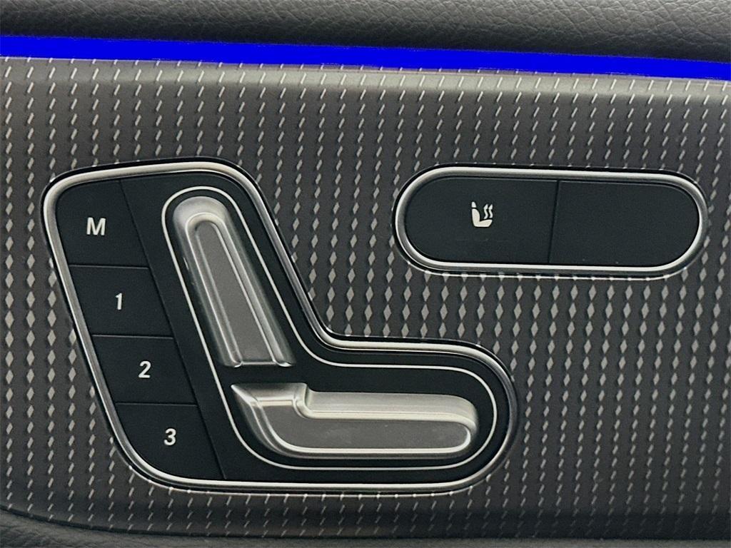 used 2022 Mercedes-Benz GLB 250 car, priced at $32,000