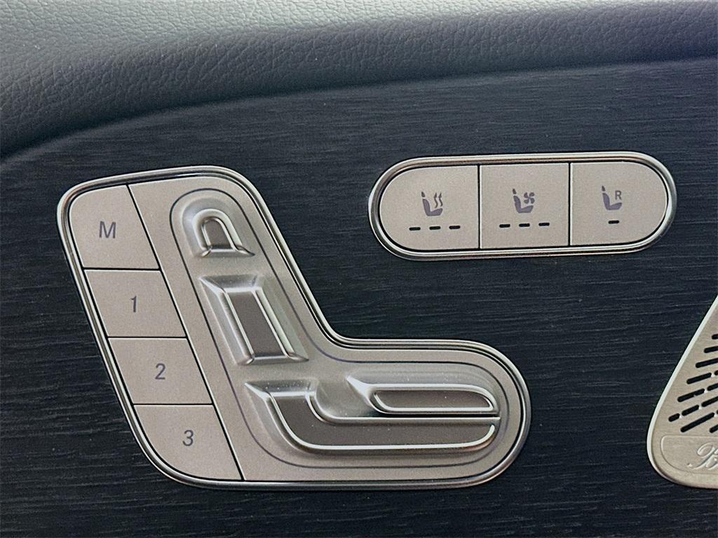 new 2025 Mercedes-Benz GLS 450 car, priced at $97,715