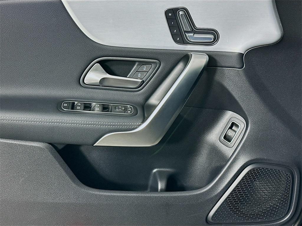 used 2025 Mercedes-Benz CLA 250 car