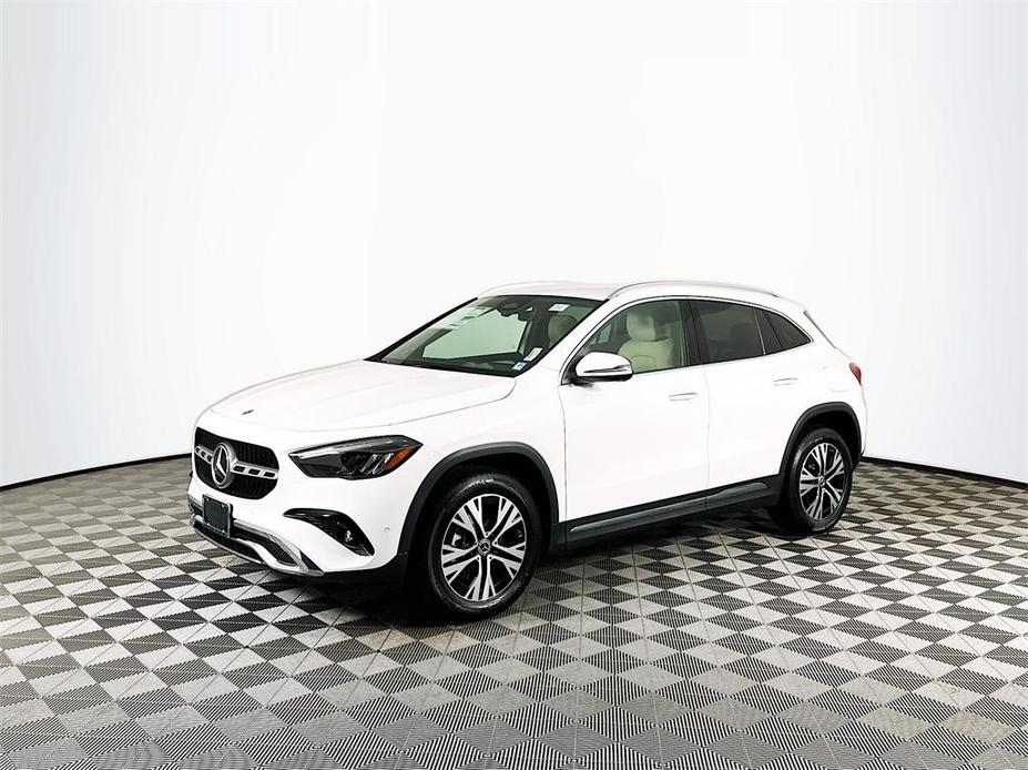 new 2025 Mercedes-Benz GLA 250 car, priced at $47,295