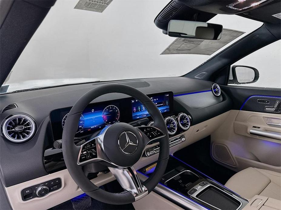 new 2025 Mercedes-Benz GLA 250 car, priced at $47,295