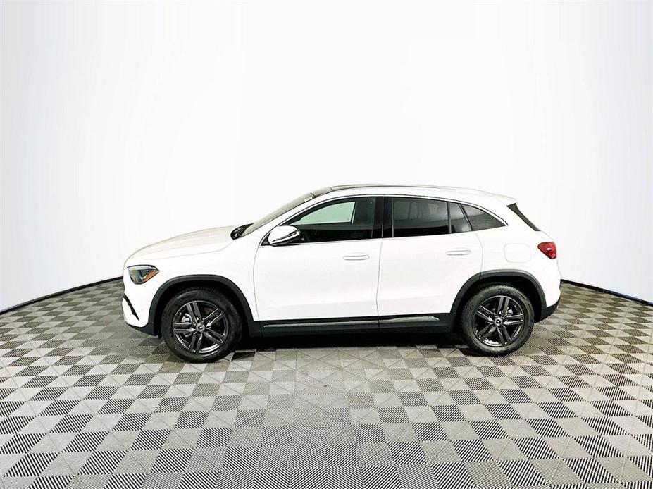 new 2025 Mercedes-Benz GLA 250 car, priced at $48,805