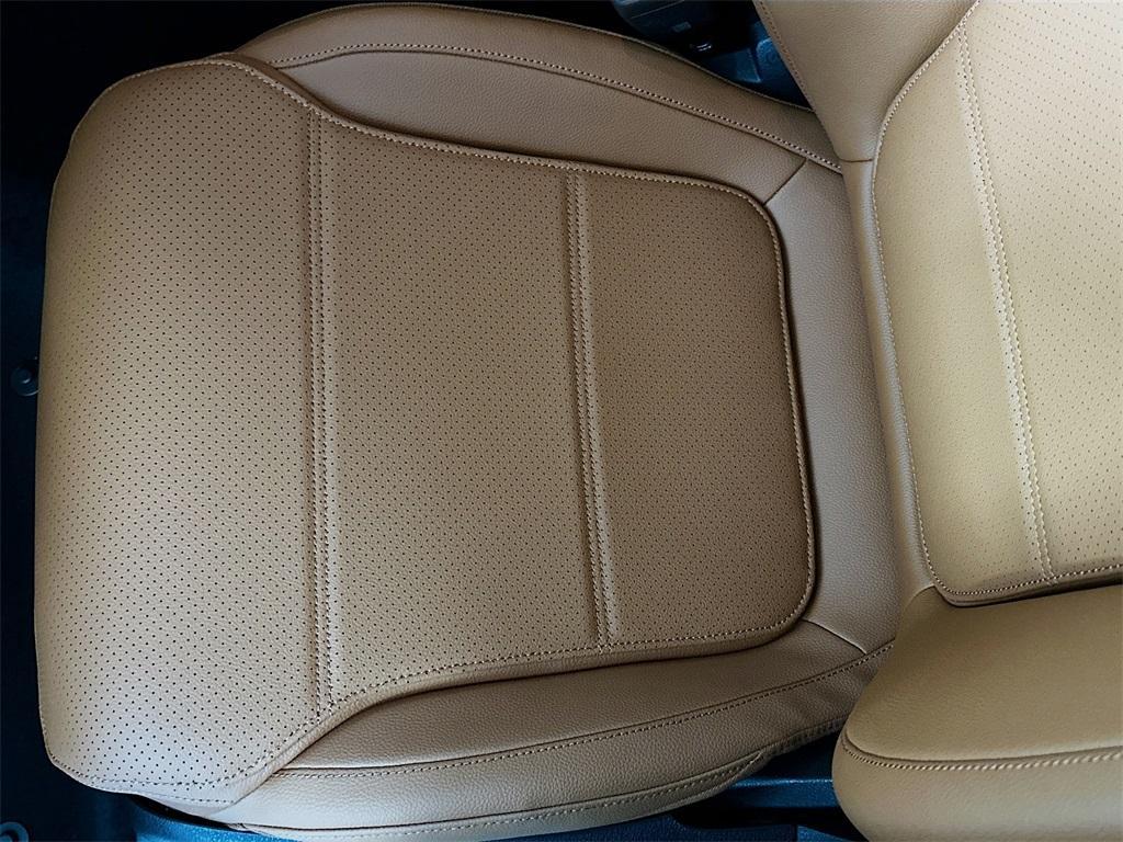 new 2025 Mercedes-Benz GLC 300 car, priced at $57,735
