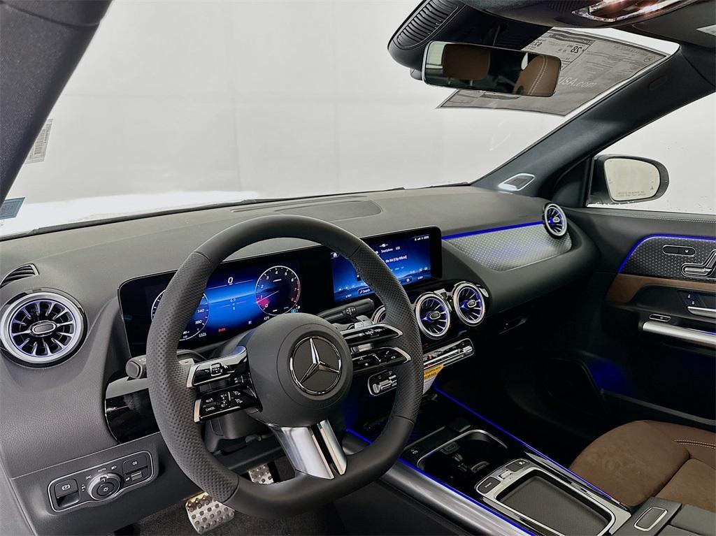 new 2025 Mercedes-Benz GLA 250 car, priced at $53,925