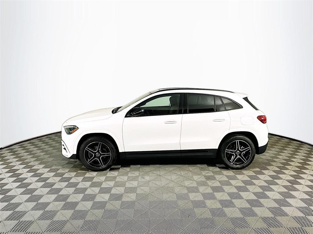 new 2025 Mercedes-Benz GLA 250 car, priced at $53,925