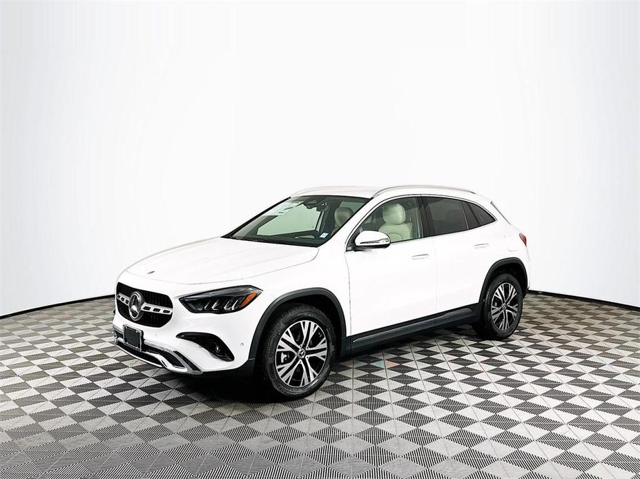 new 2025 Mercedes-Benz GLA 250 car, priced at $47,295