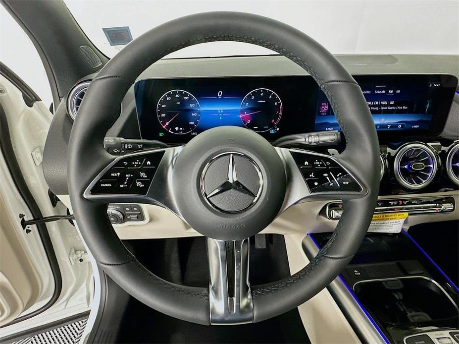 new 2025 Mercedes-Benz GLA 250 car, priced at $47,295